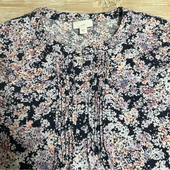 J. Jill Pintucked V-Neck Floral Knit Tunic Top Sz XS - Picture 6 of 10